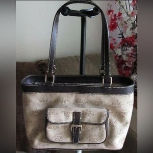 LIKE NEW!!!! Authentic Dooney & Bourke East/West Shoulder Bag & Wallet Coin Key.